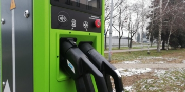 Путешественники оценят! электрозаправка