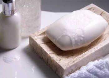 Сравнение твердого и жидкого мыла