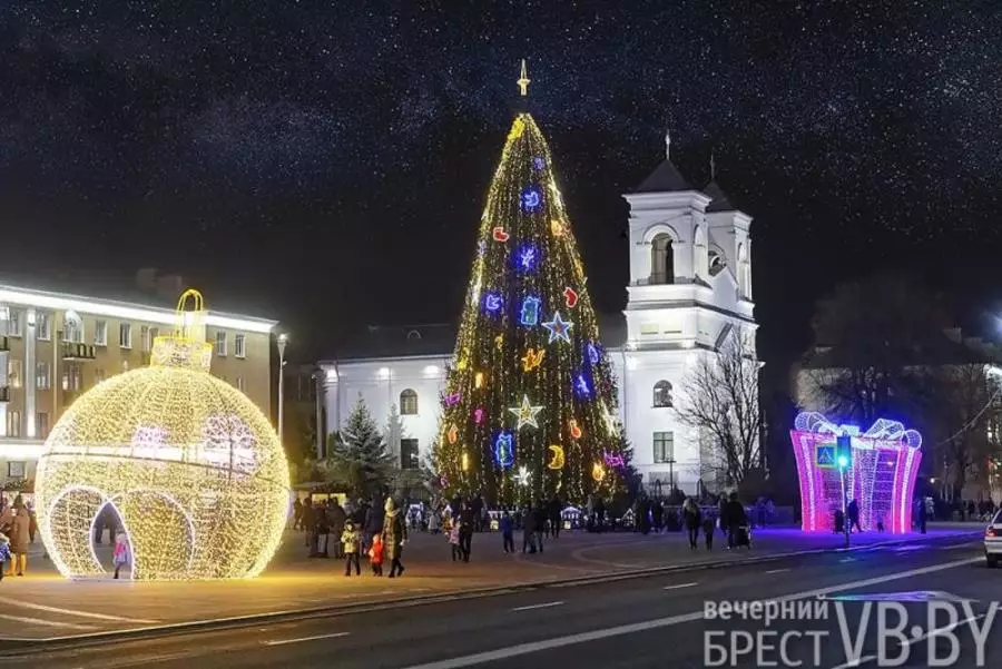 Вечерний брест фото