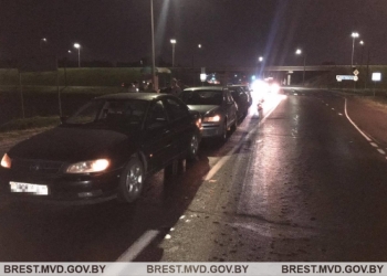 На выезде из Бреста вчера вечером собрался «паровозик»: пострадал месячный ребенок