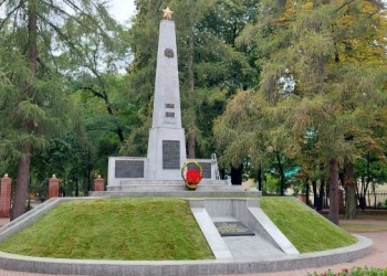 Восхождение к единству. КУП «Брестское спецпредприятие» завершило реставрацию памятника у входа в парк