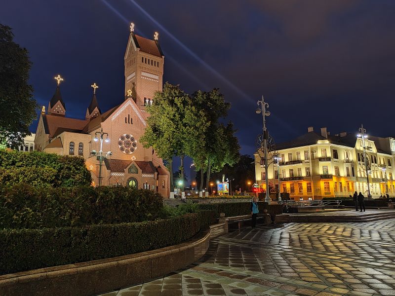 Пример ночного фото на HONOR 70