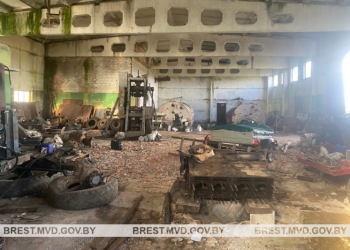 Сельчанин вывез с незапертого склада предприятия около полутонны металлолома