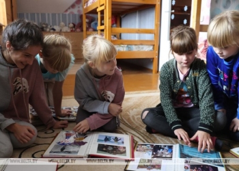 В Брестской области более 86% детей без попечения родителей воспитываются в замещающих семьях