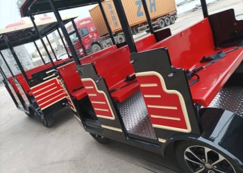 В Парке культуры и отдыха появился новый новогодний «паровозик»