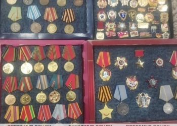 Житель Ивацевичского района лишился крупной коллекции орденов и медалей, разок похваставшись ей знакомому