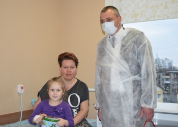 Подарки к Рождеству – пациентам Брестской областной детской больницы