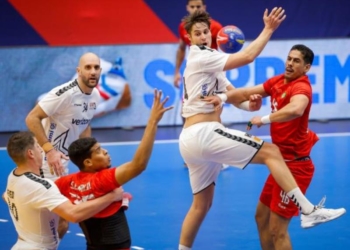 Колонка Д. Шиферштейна. Там, где нас нет…