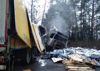 На трассе Р-85 в ДТП попала фура. И загорелась