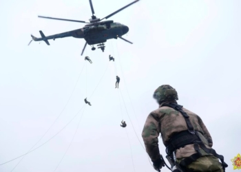 На «Брестском» полигоне бойцы сил специальных операций отработали десантирование без парашютов