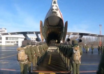 Над Брестом сегодня будут кружить самолет и вертолет