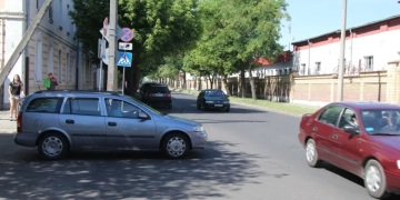 Поможет ли зеркало на «слепом» перекрестке?