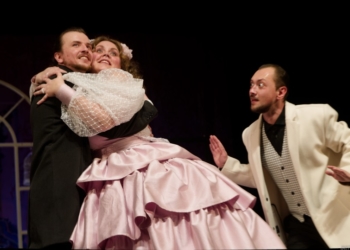 Невеста дура, что ли? Люди ищут несуществующих людей