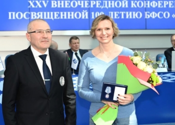 Брестчанка Юлия Нестеренко удостоена памятной медали