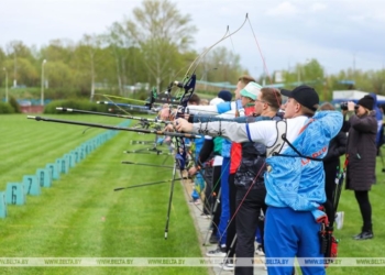 Сильнейшие лучники страны открыли сезон в Бресте