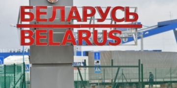 Больше двухсот фур ожидают въезда в Польшу