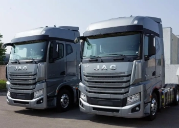 седельный тягач из Китая JAC K7