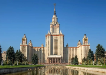 ВУЗ университет Ломоносова