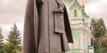 Начаты работы по обновлению надписи на памятнике Афанасию Брестскому