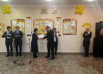 Гимназия № 4 Бреста получила в подарок от СООО «БрестВнешТранс» компьютерный класс