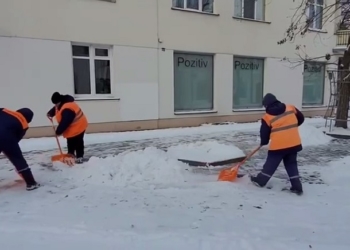 Борьба со снегом в Бресте продолжается