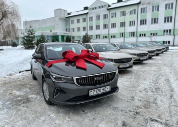 Семь новых автомобилей Geely Emgrand переданы сегодня медучреждениям Бреста