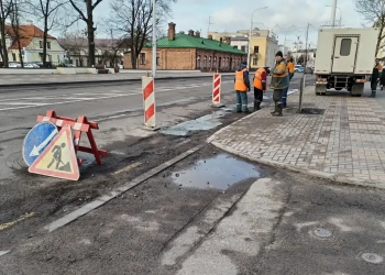 Растаял снег, а с ним — асфальт