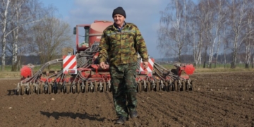 Весенний сев остромечевцев год кормит