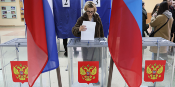 После обработки 90 % бюллетеней Владимир Путин набирает более 87 % голосов.