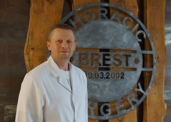 врач-хирург высшей квалификационной категории Геннадий Анатольевич Журбенко