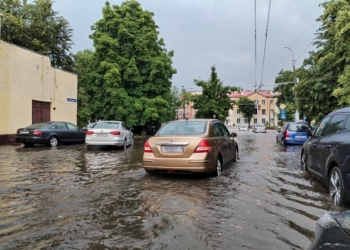 Центр Бреста не справляется с большим количеством воды. Фоторепортаж