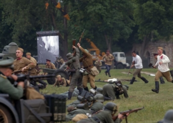 «Здесь первый шаг свой сделала война…»