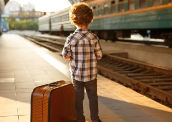 Ребенок поезд