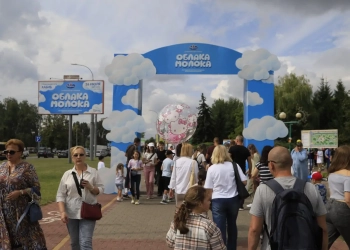 «Облака молока» развеселили Брест