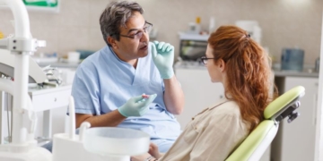 «Свой» стоматолог. Что надо знать о визите к зубному врачу