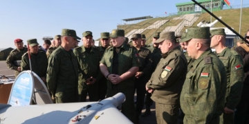 Александр Лукашенко в ходе рабочей поездки в Брестскую область посещает 230-й общевойсковой полигон Обуз-Лесновский