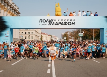 Спорт, улыбки и помощь: в Минске состоялся Семейный забег, цель которого собрать средства для поддержки детей