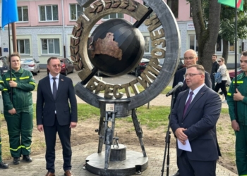 Новый фонарь появился на Аллее фонарей в Бресте