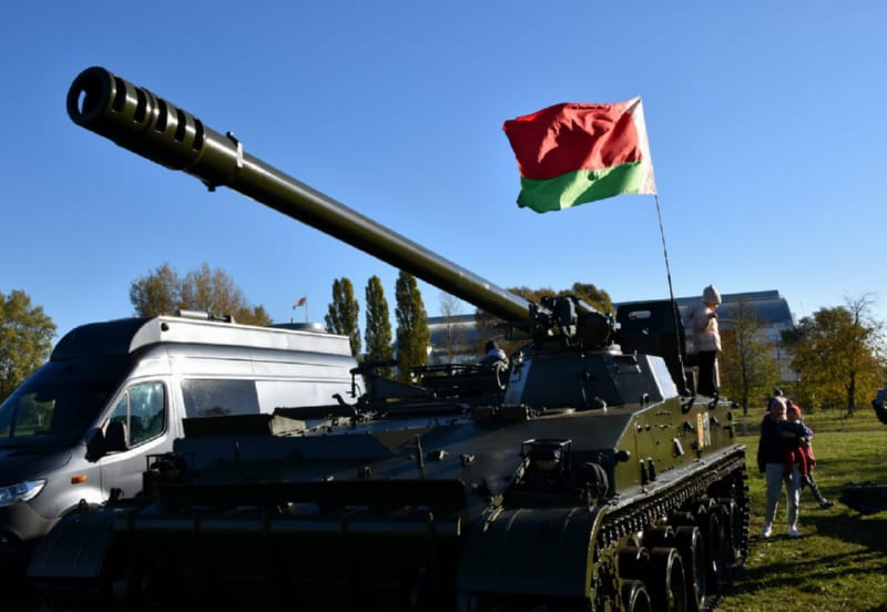 Брестские артиллеристы организовали праздник для жителей Бреста