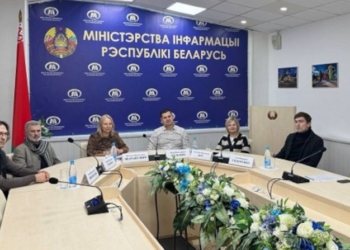 Творческая молодежь поддерживает брестских художников старших поколений