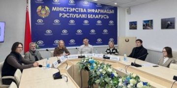 Творческая молодежь поддерживает брестских художников старших поколений