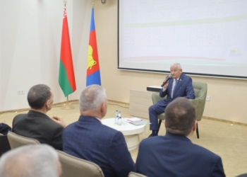 Глава области Пётр Пархомчик встретился с заслуженными работниками АПК