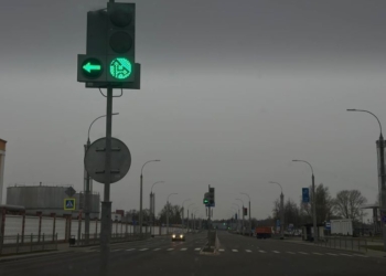 На светофоре возле ТЭЦ добавили секцию для удобства поворота налево и разворота