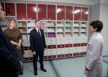 Обеспечивать лекарственную безопасность