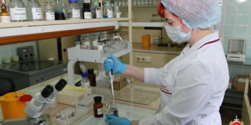 В Ляховичах мужчина выпил химсредство, перепутав его с алкоголем, и умер