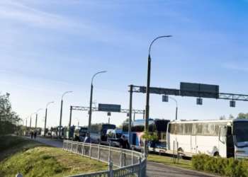 Смотрите, какая очередь автобусов на Тересполь