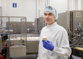 Инженер-технолог компании BREMOR Антон ЩЕРБАКОВ: «В производстве мороженого важно соблюдать точность до грамма»