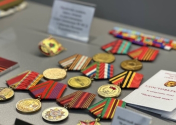 В канун Дня Победы в школе №19 Бреста открыли мемориальную доску, в школе №7 — музейную экспозицию