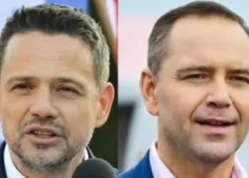 Экзитпол: Тшасковский и Навроцкий выходят во второй тур выборов в Польше