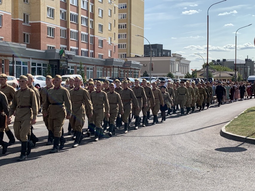 Марш реконструкторов в Бресте